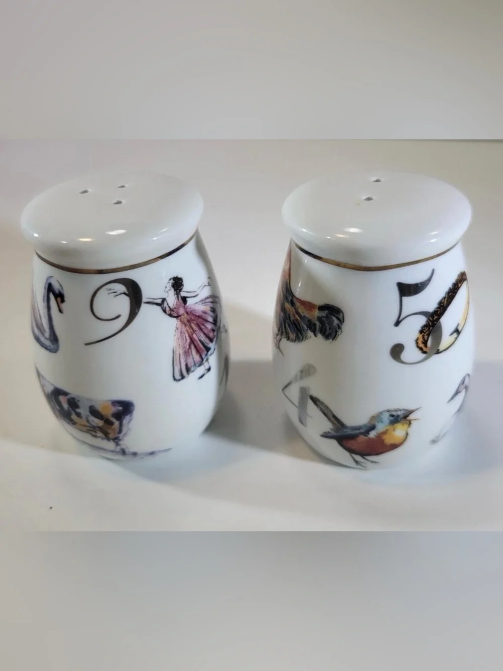 Better Homes & Gardens Porcelain Holiday Edition Salt & Pepper Shaker NWT